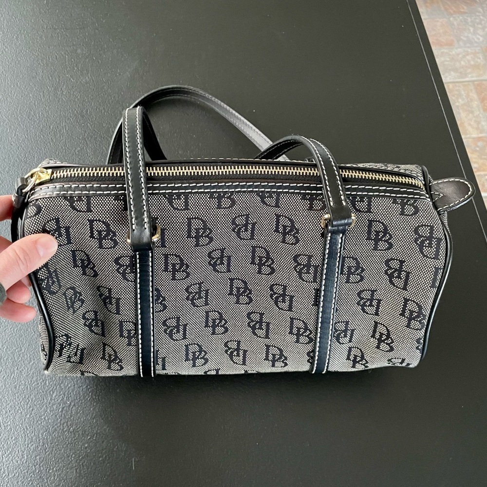 Authentic Dooney & Bourke Barrel Bag Black Cream Small Excellent